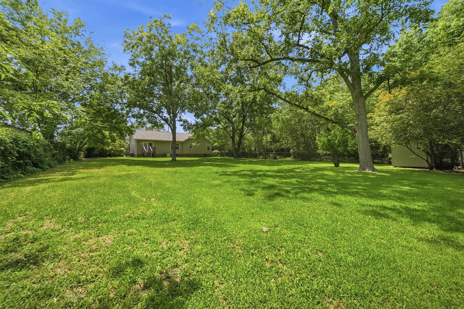 17155 Riddick Rd, Smithfield, VA 23430