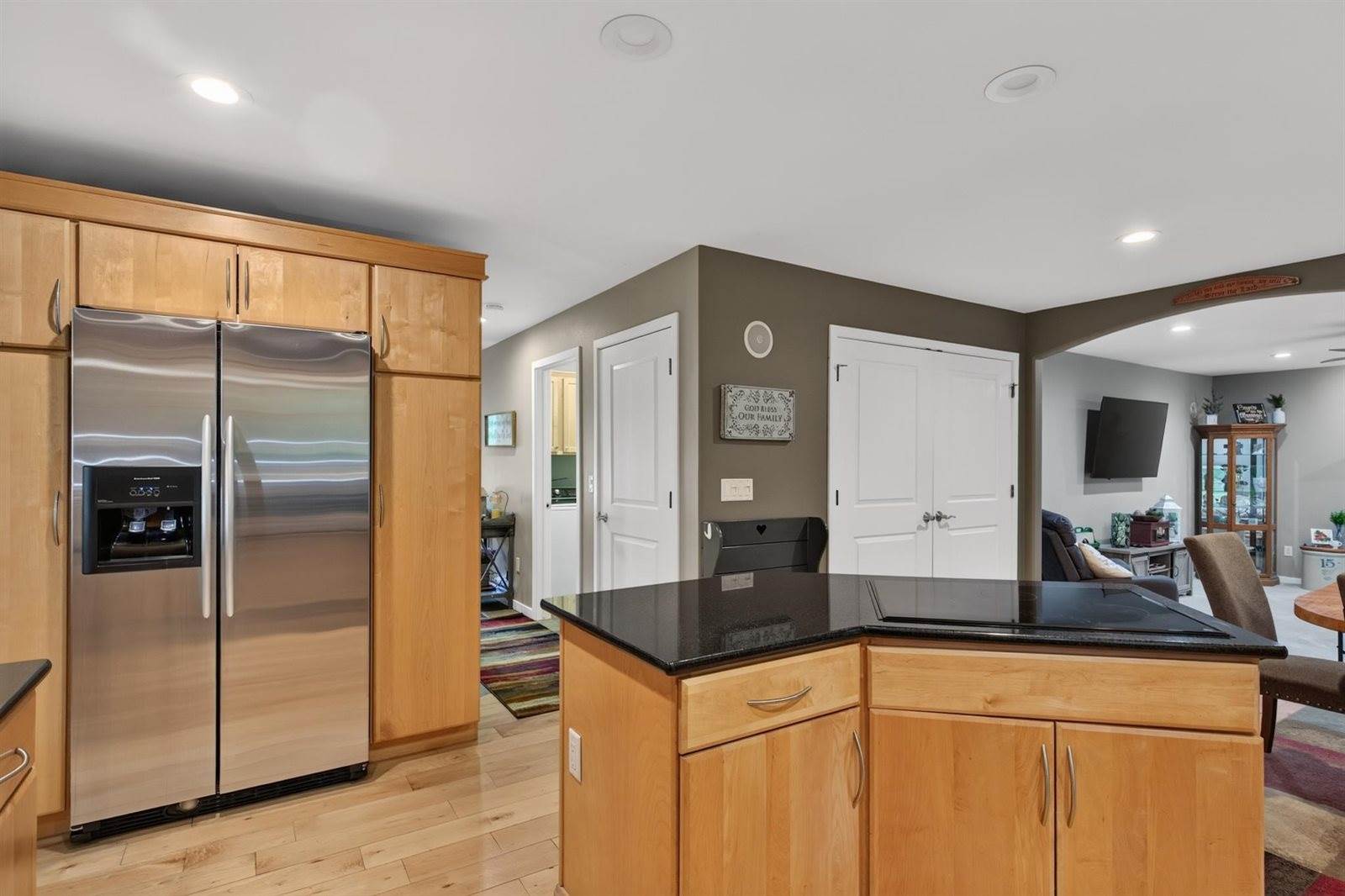912 Cherokee Court, Waupaca, WI 54981