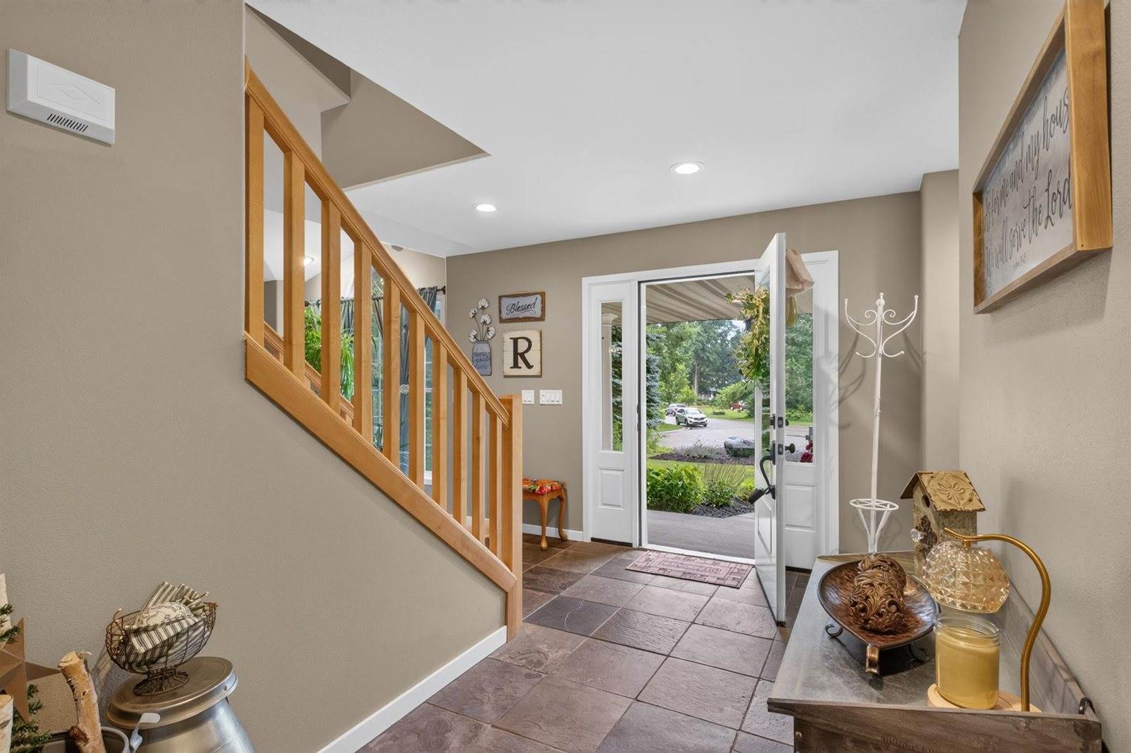 912 Cherokee Court, Waupaca, WI 54981