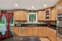 912 Cherokee Court, Waupaca, WI 54981