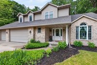 912 Cherokee Court, Waupaca, WI 54981
