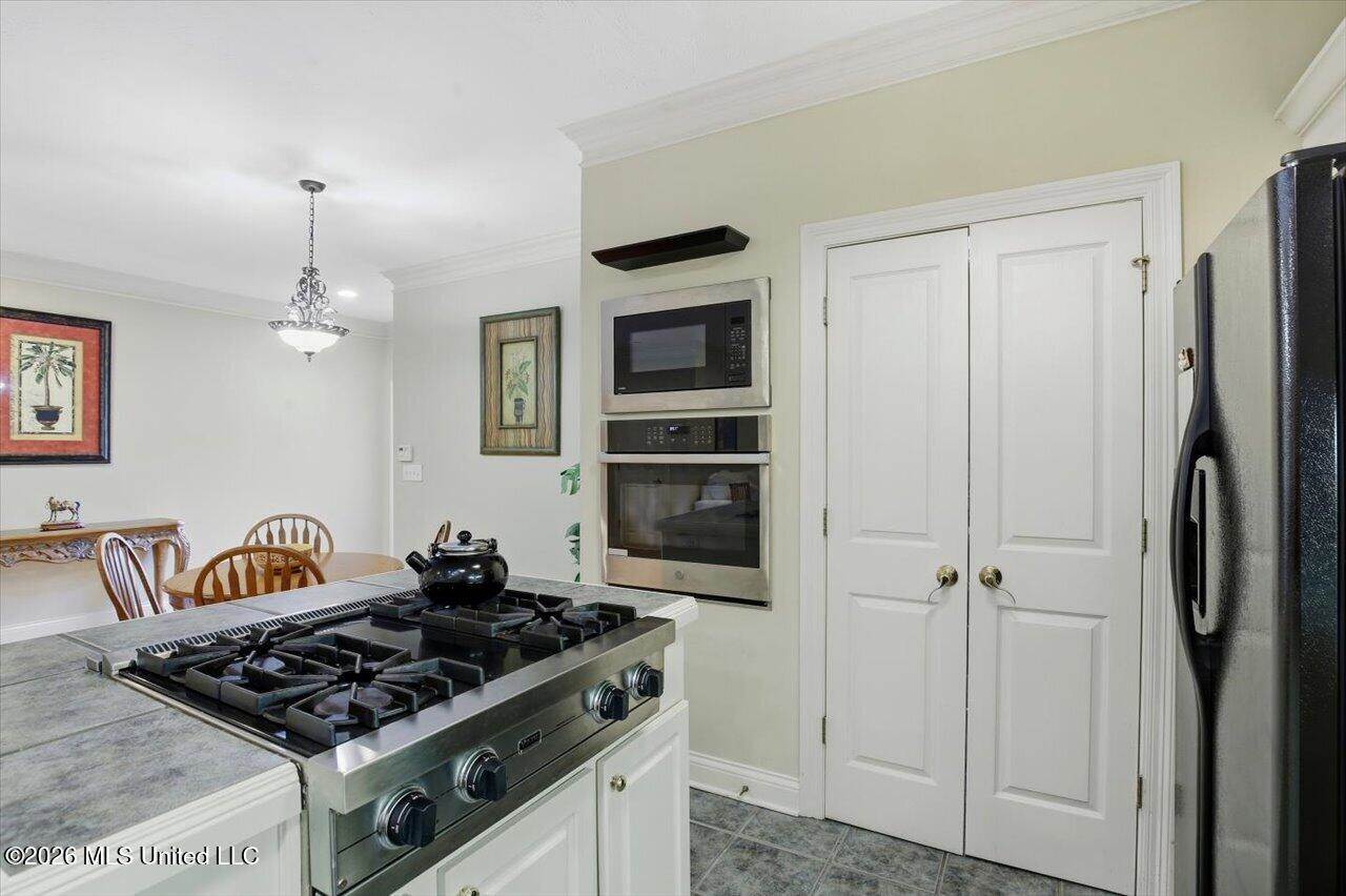 15 Charleston Circle, Brandon, MS 39047