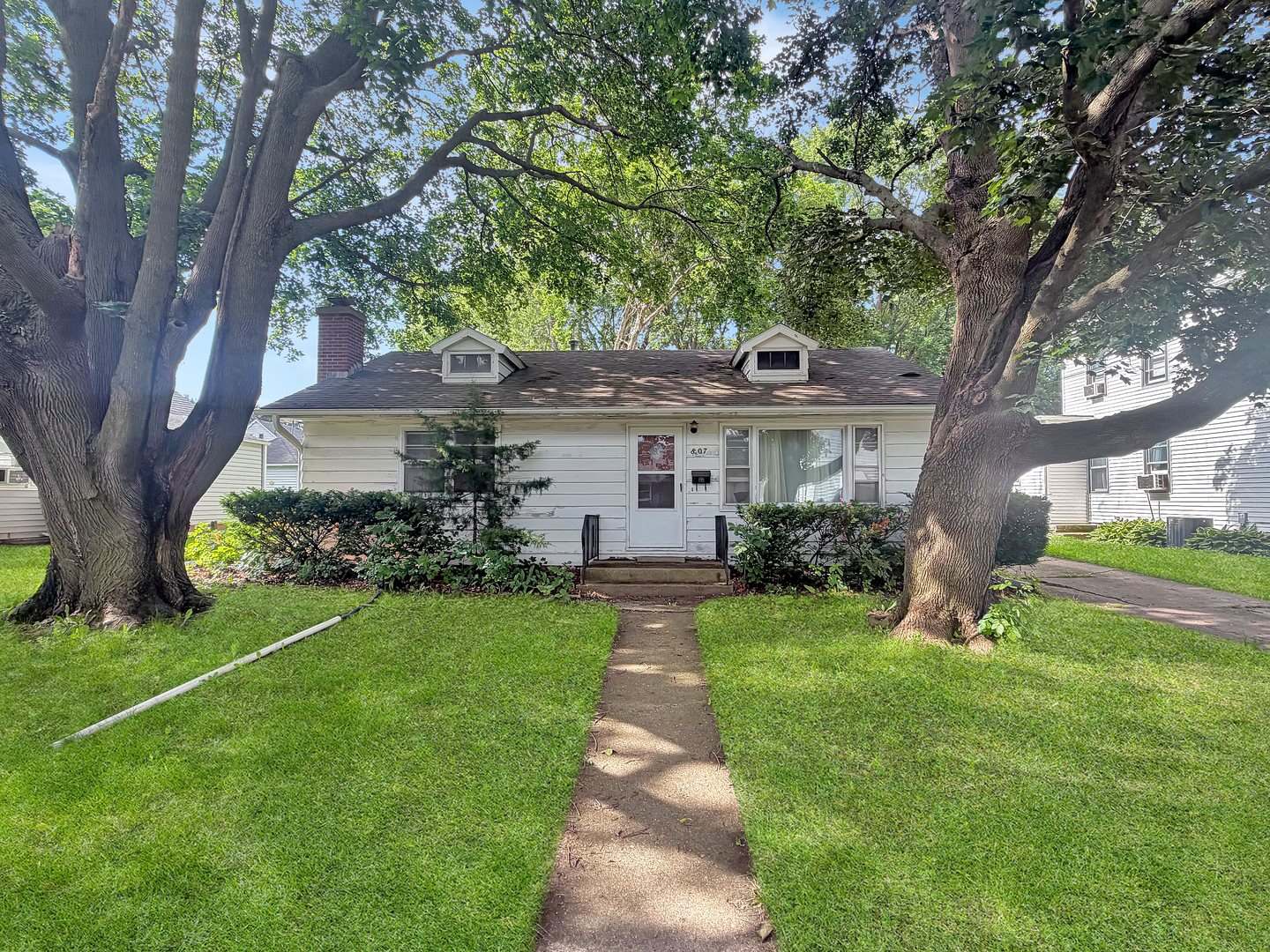 807 East Illinois Street, Freeport, IL 61032