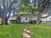 807 East Illinois Street, Freeport, IL 61032