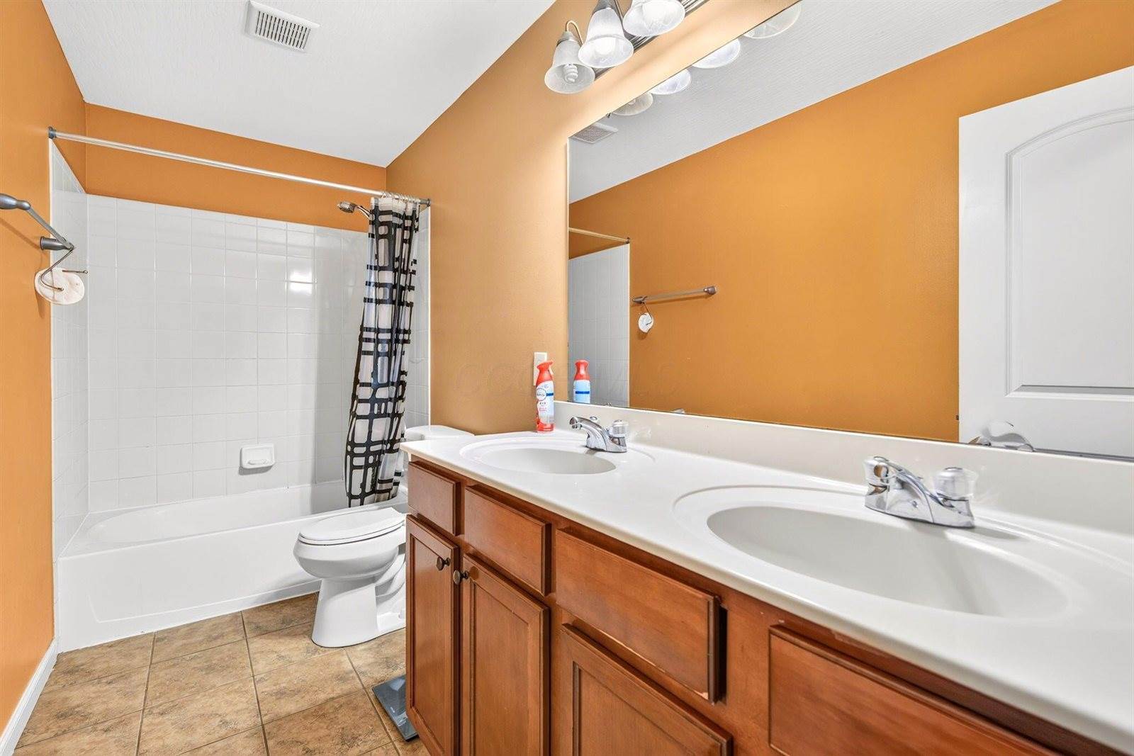 7171 Blue Holly Drive, Lewis Center, OH 43035