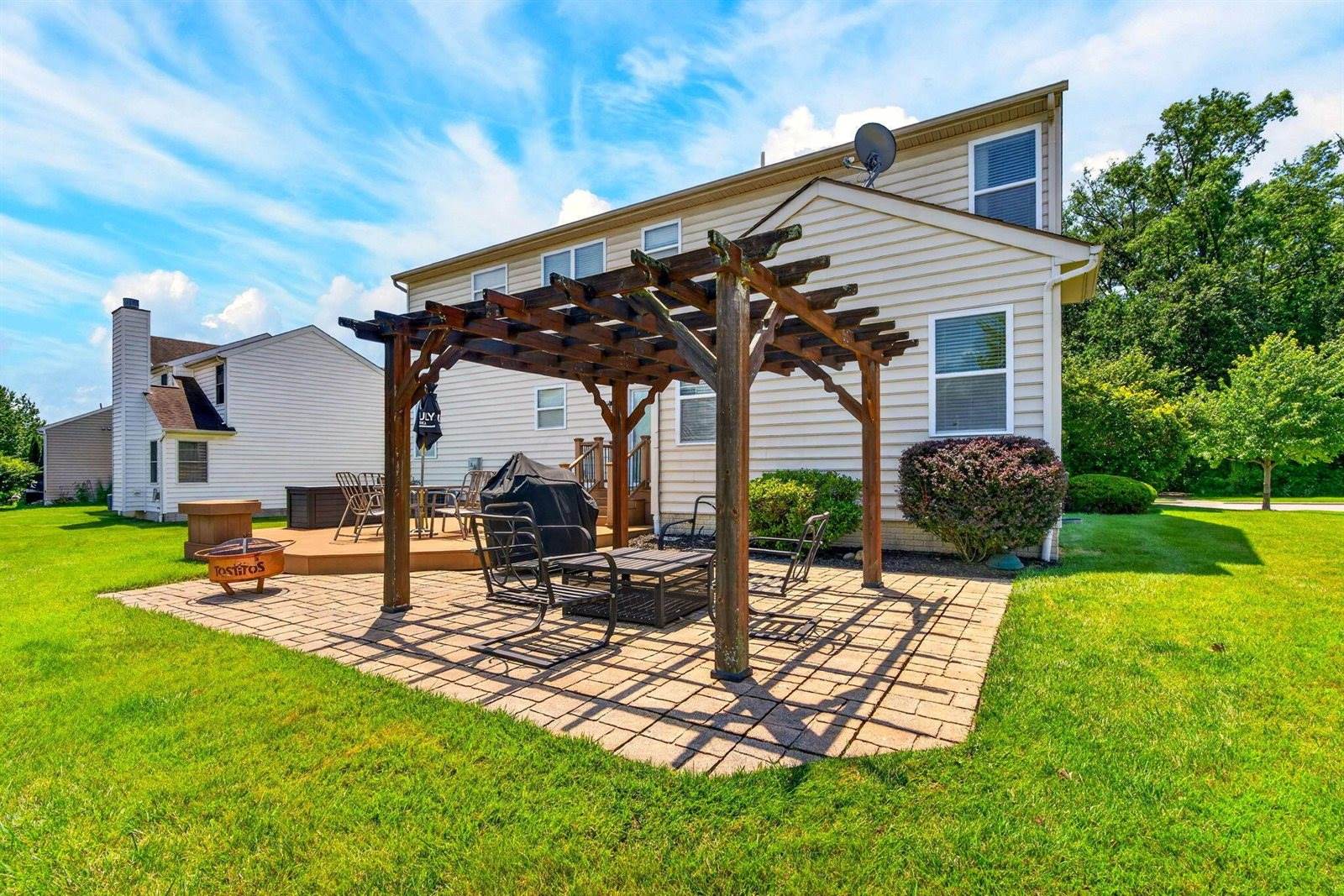 7171 Blue Holly Drive, Lewis Center, OH 43035