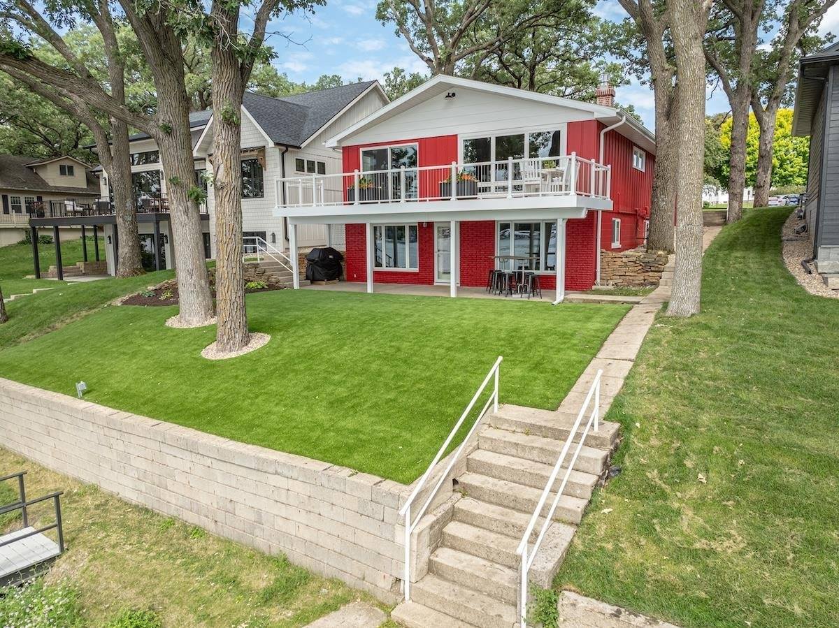1203 Lakeshore, Okoboji, IA 51355