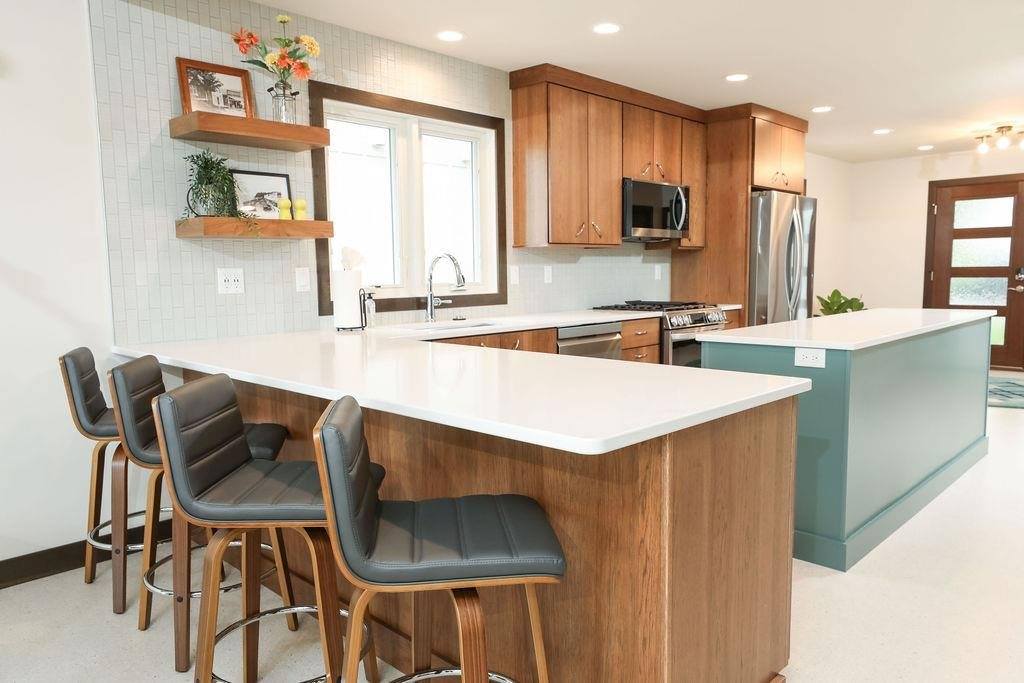1203 Lakeshore, Okoboji, IA 51355