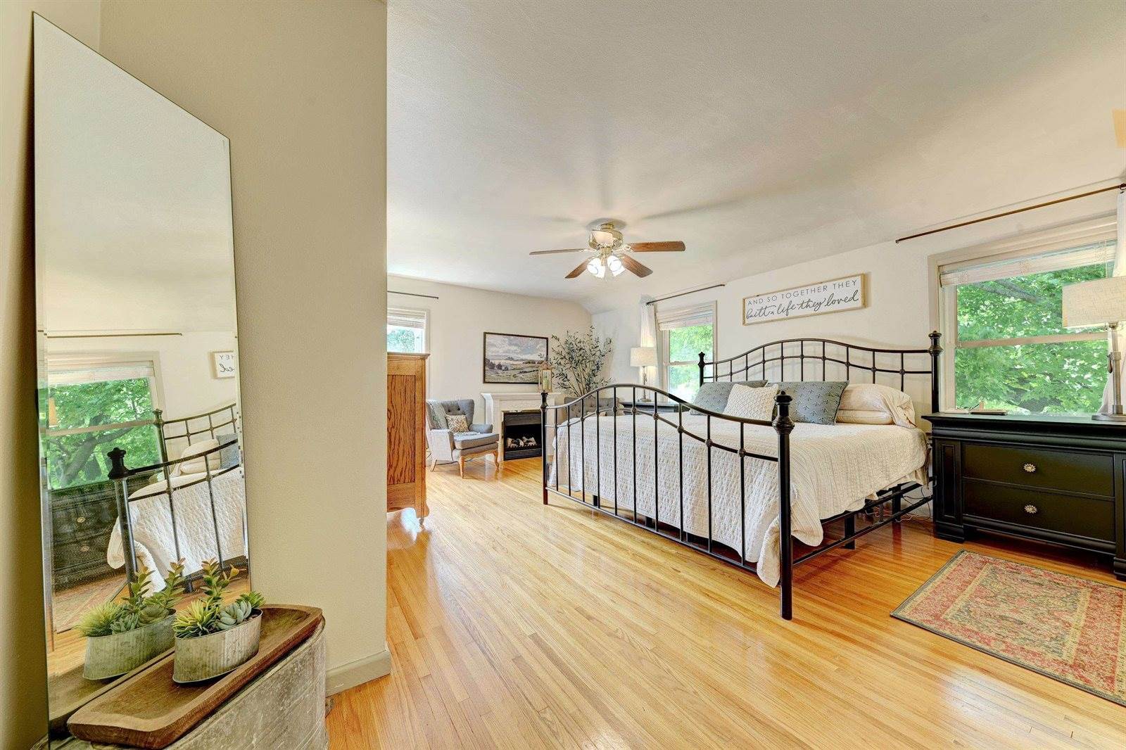 1539 Maplecrest, Estherville, IA 51334