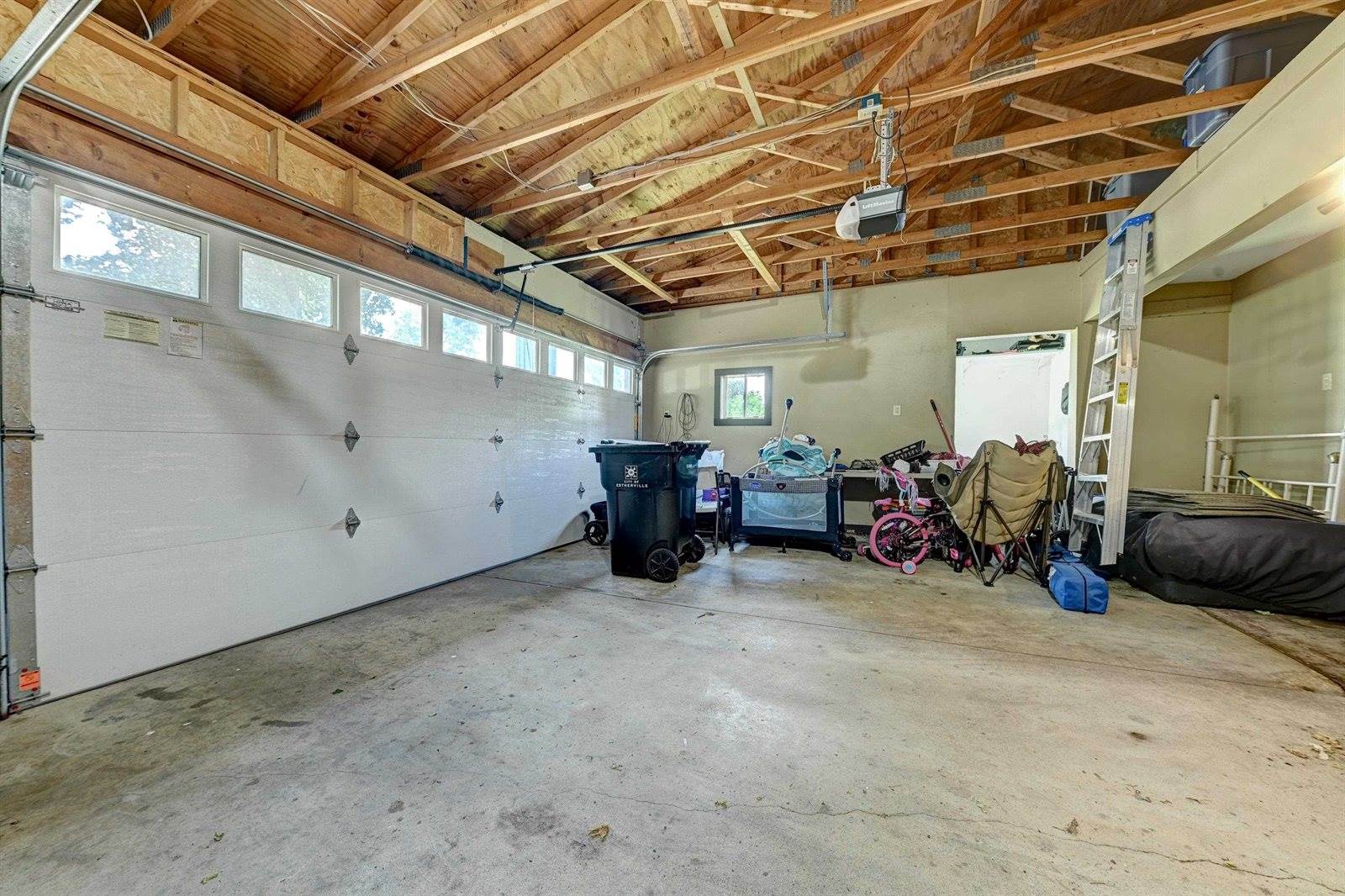 1539 Maplecrest, Estherville, IA 51334