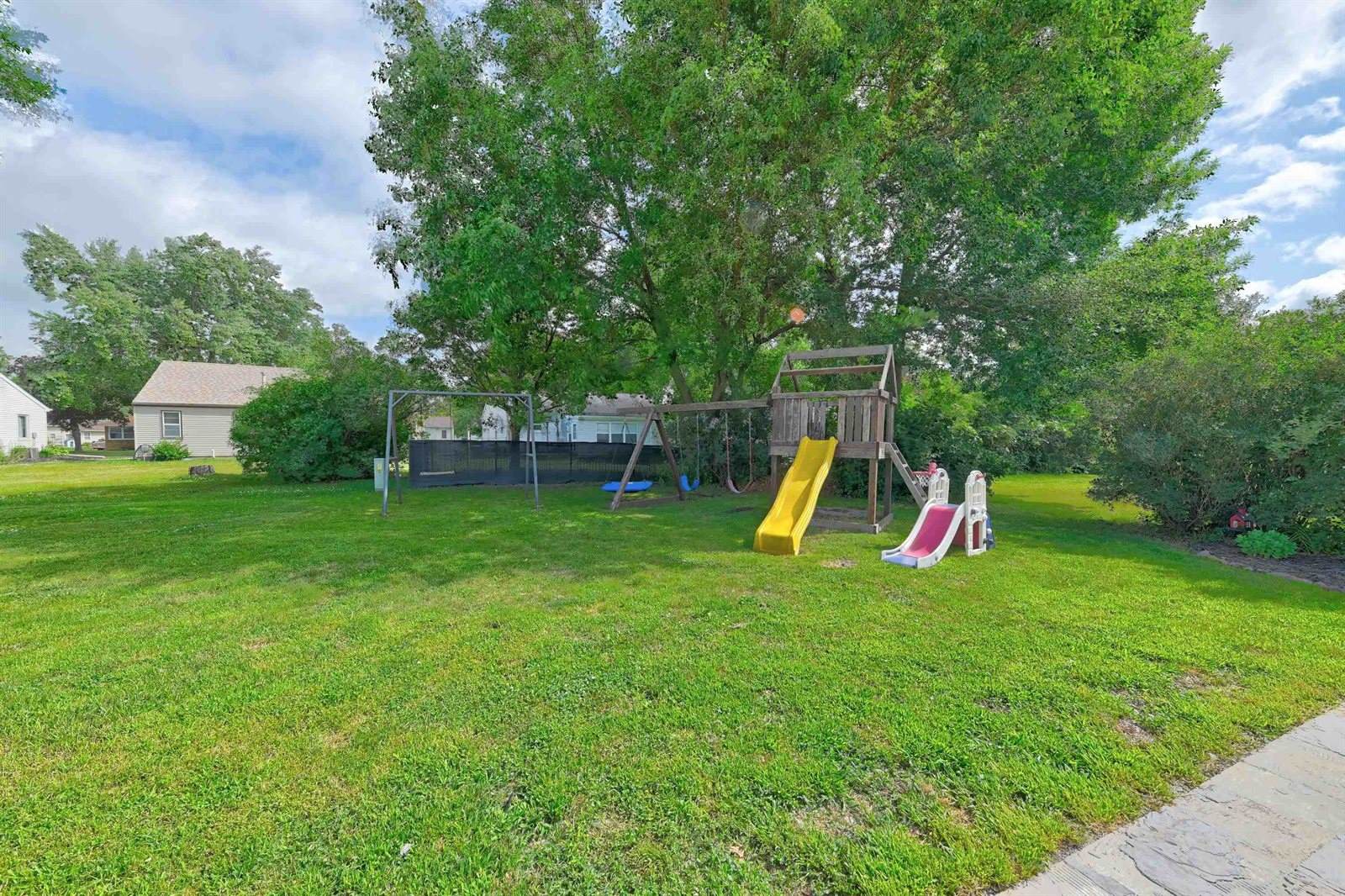 1539 Maplecrest, Estherville, IA 51334