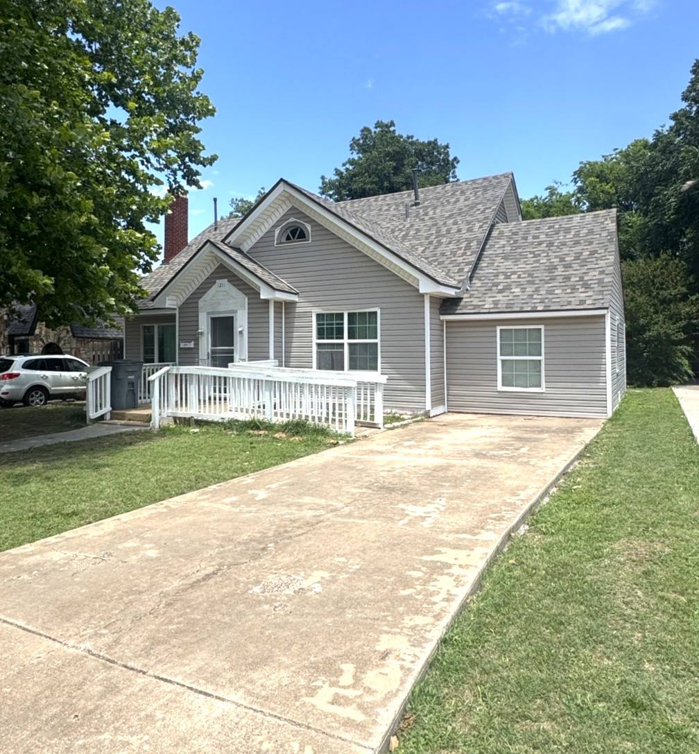 1211 NW Arlington Ave, Lawton, OK 73505
