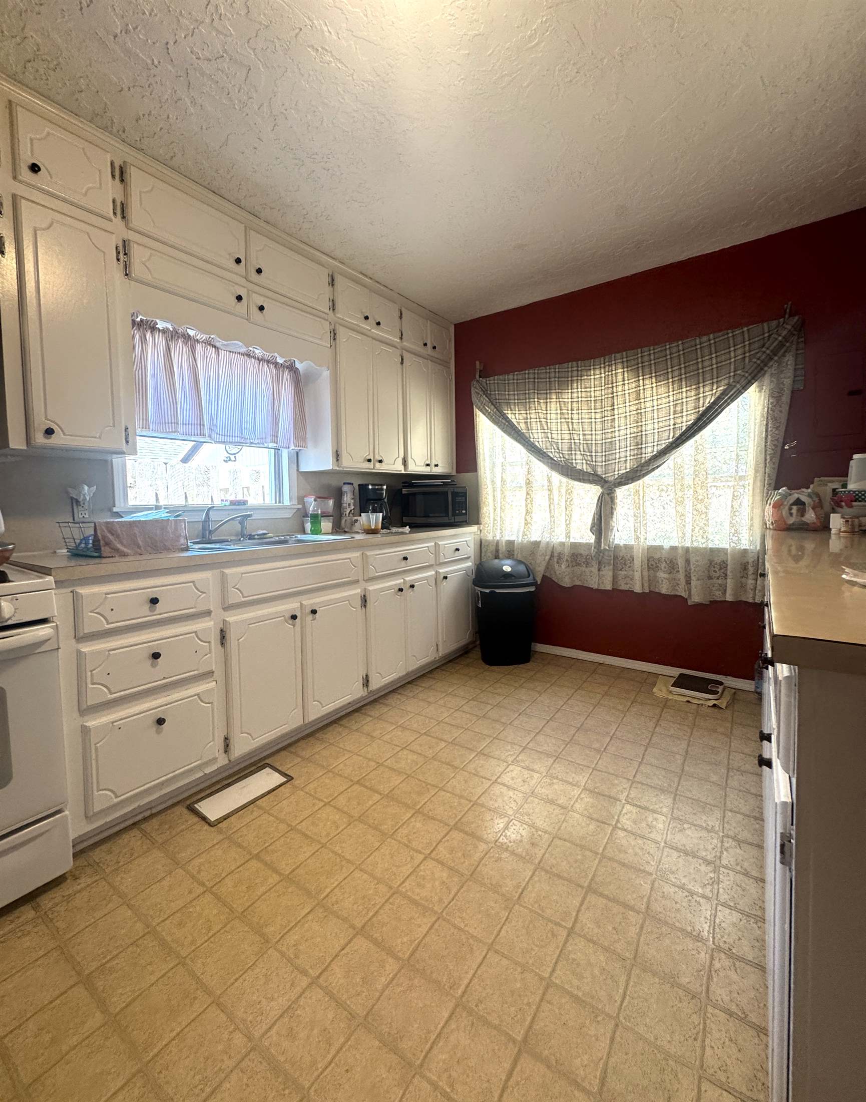 1211 NW Arlington Ave, Lawton, OK 73505