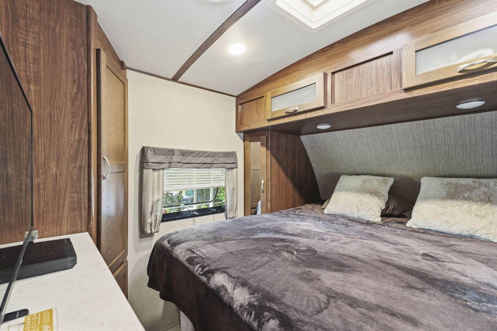 679 Oak Point Road, Trenton, ME 04605