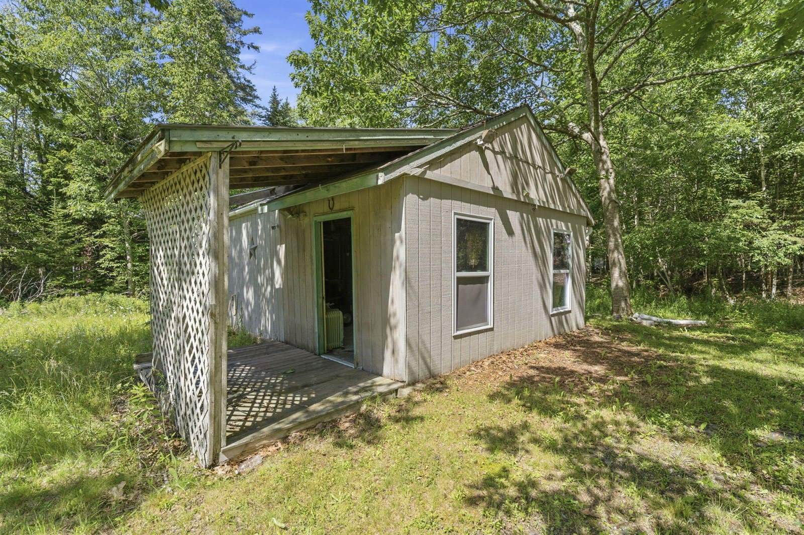 679 Oak Point Road, Trenton, ME 04605