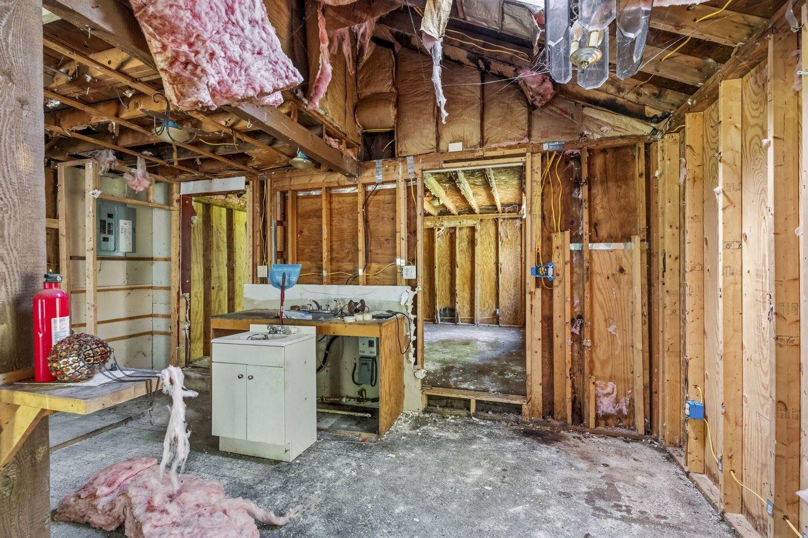 679 Oak Point Road, Trenton, ME 04605