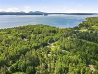 679 Oak Point Road, Trenton, ME 04605