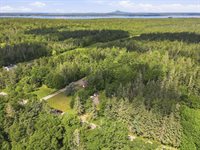 679 Oak Point Road, Trenton, ME 04605