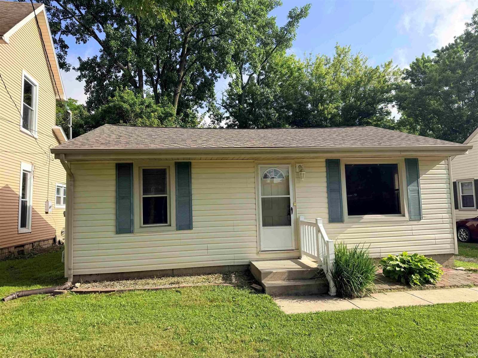 8808 W Cornbread Road, Yorktown, IN 47396