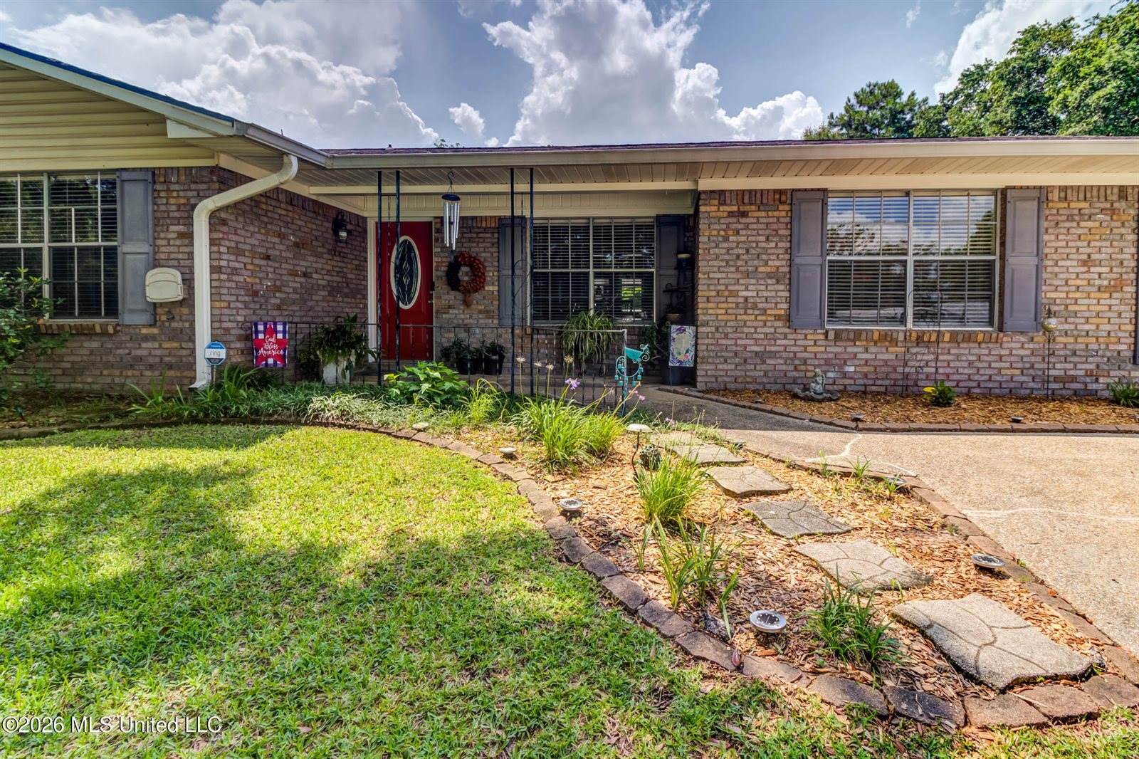 317 Annette Lane, D'Iberville, MS 39540