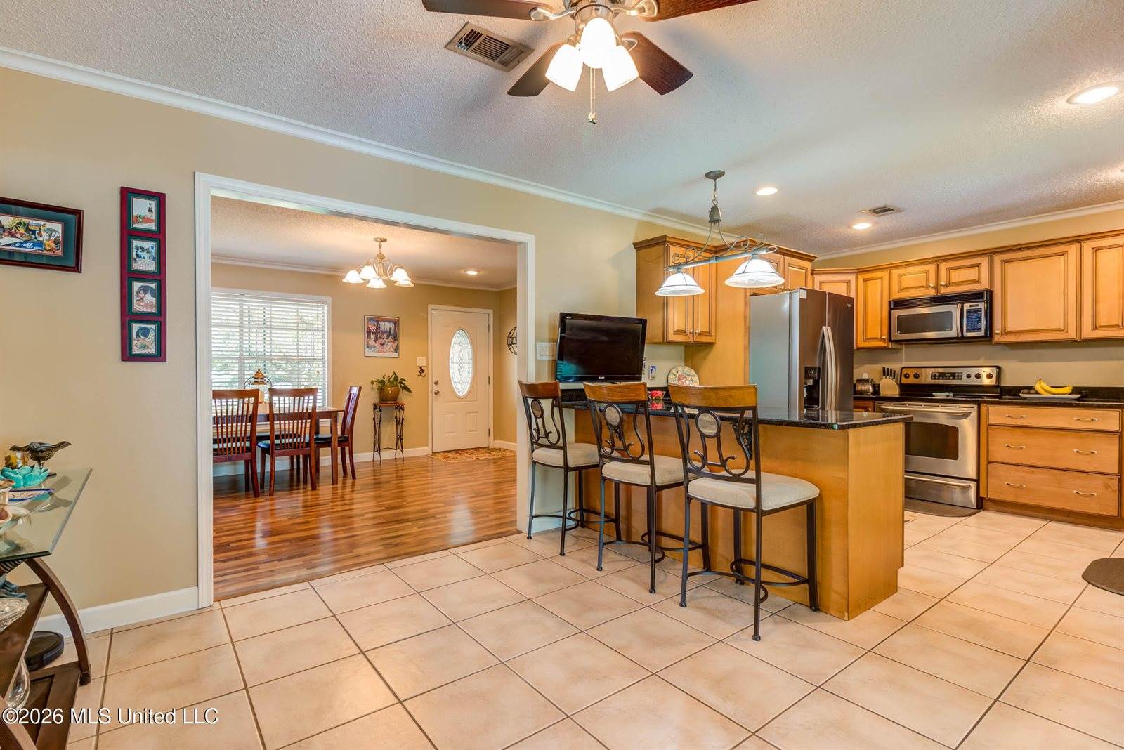 317 Annette Lane, D'Iberville, MS 39540