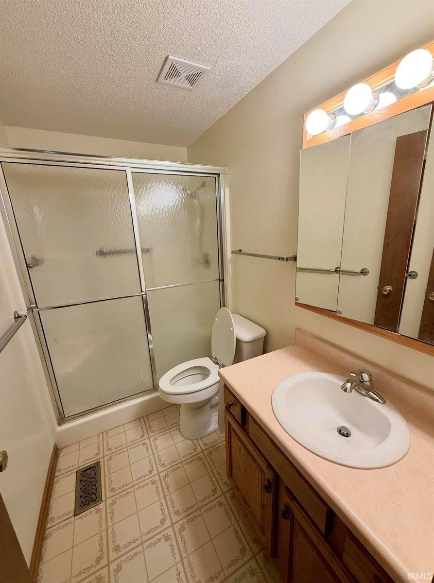 627 Bosuns Drive, Fort Wayne, IN 46819