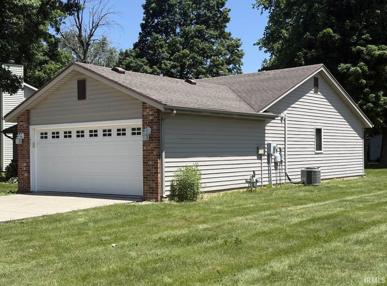 627 Bosuns Drive, Fort Wayne, IN 46819