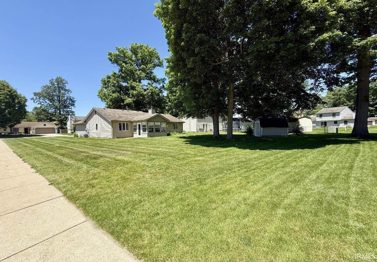 627 Bosuns Drive, Fort Wayne, IN 46819