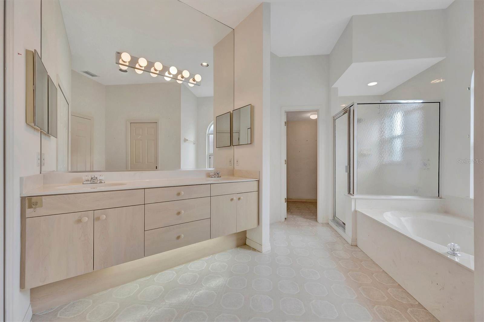 4206 73RD Terrace East, Sarasota, FL 34243