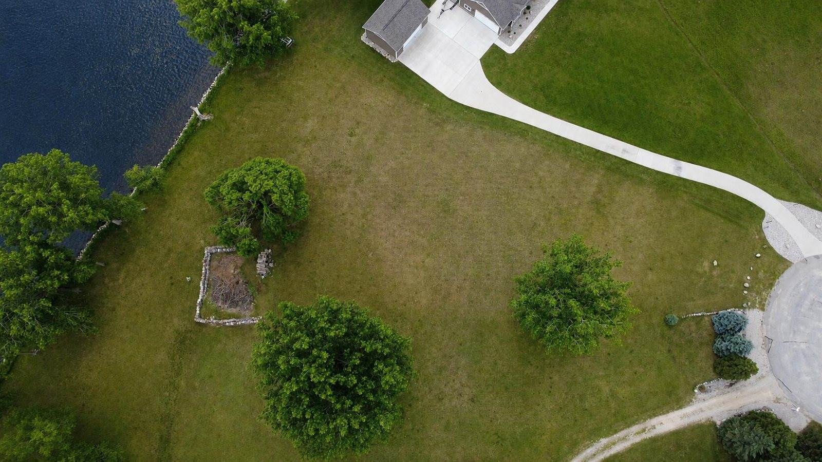 1293 South Queensway Drive, Weidman, MI 48893
