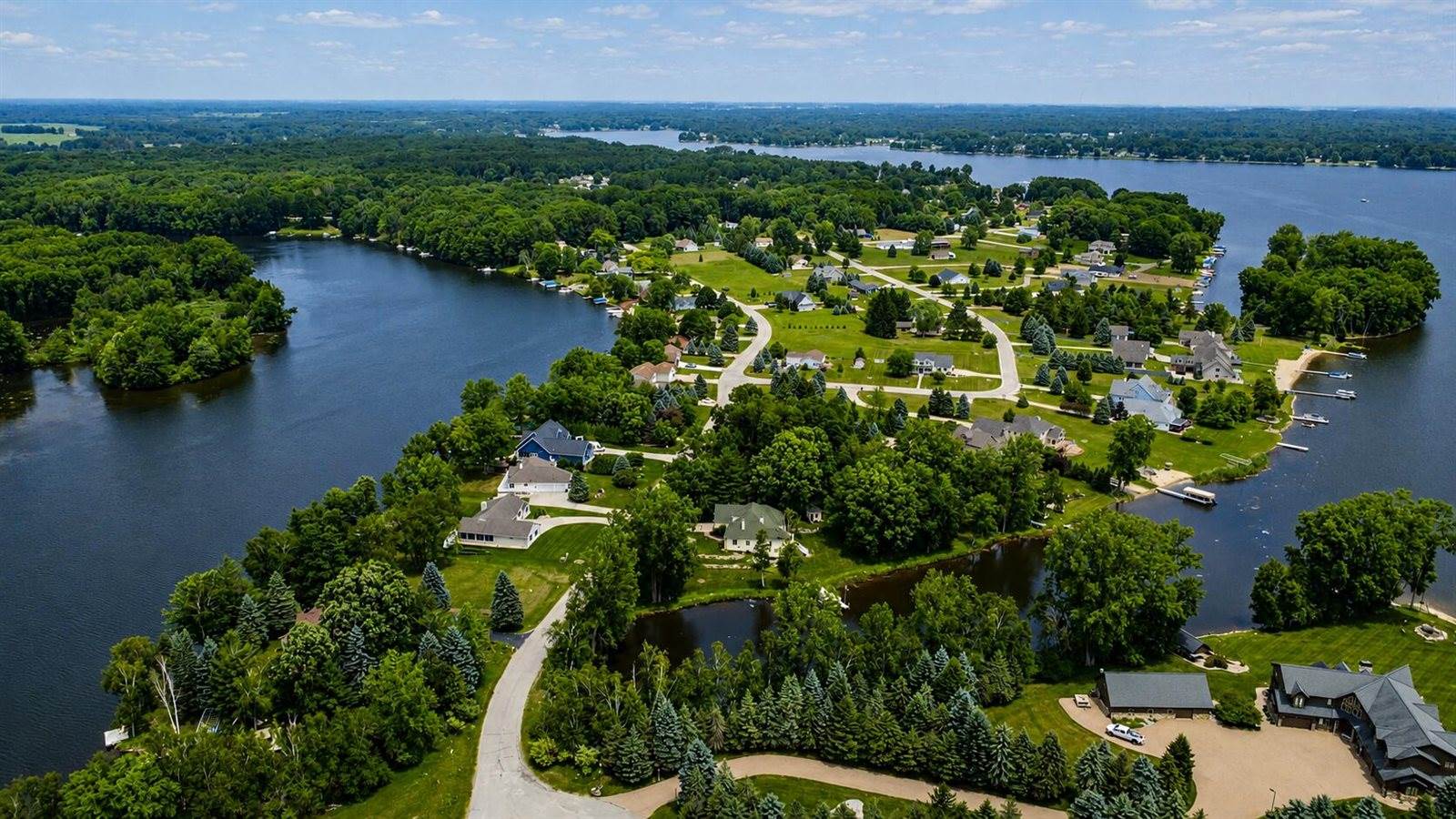 1293 South Queensway Drive, Weidman, MI 48893