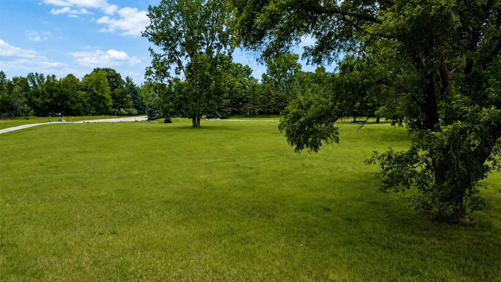 1293 South Queensway Drive, Weidman, MI 48893