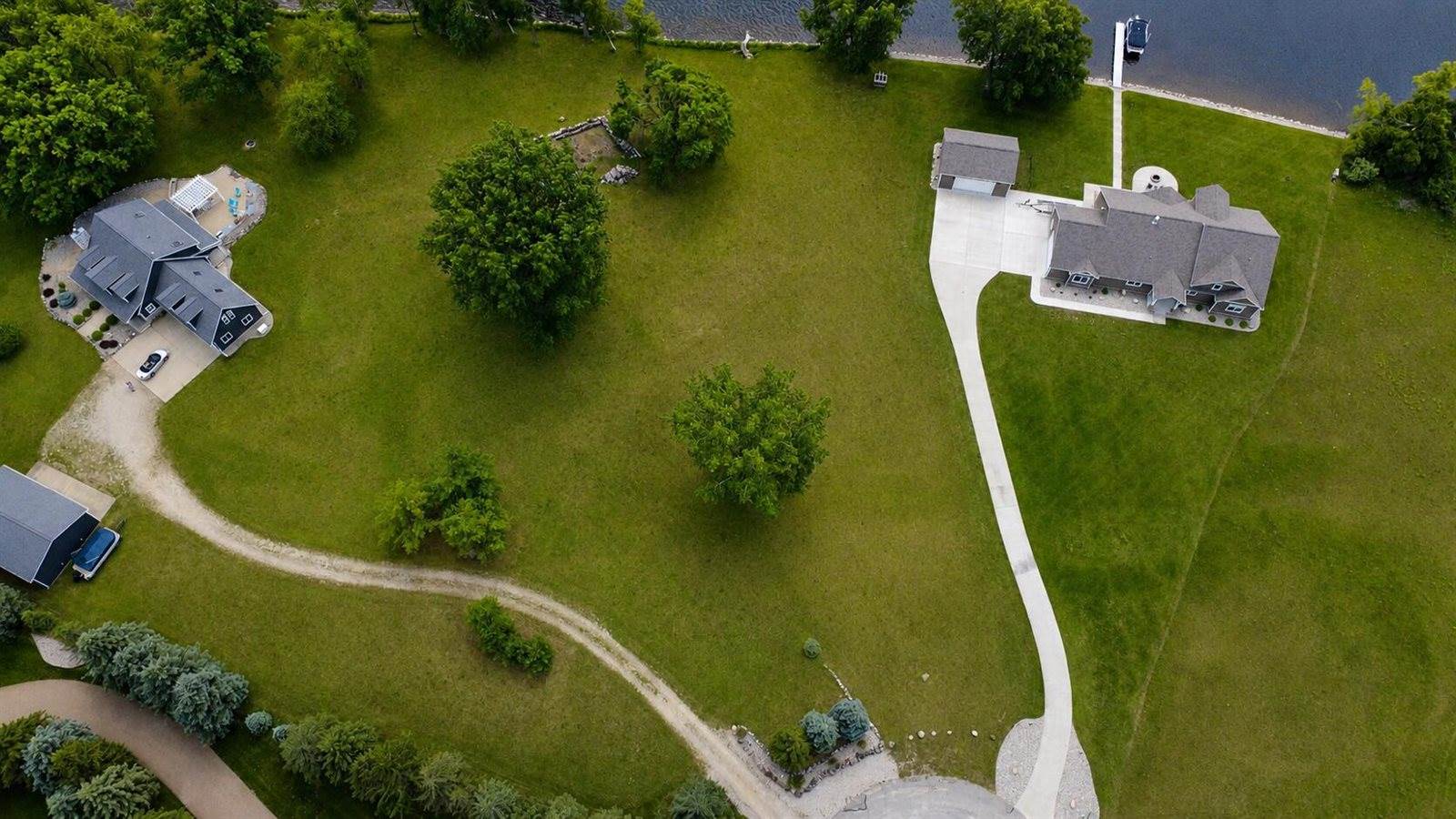 1293 South Queensway Drive, Weidman, MI 48893