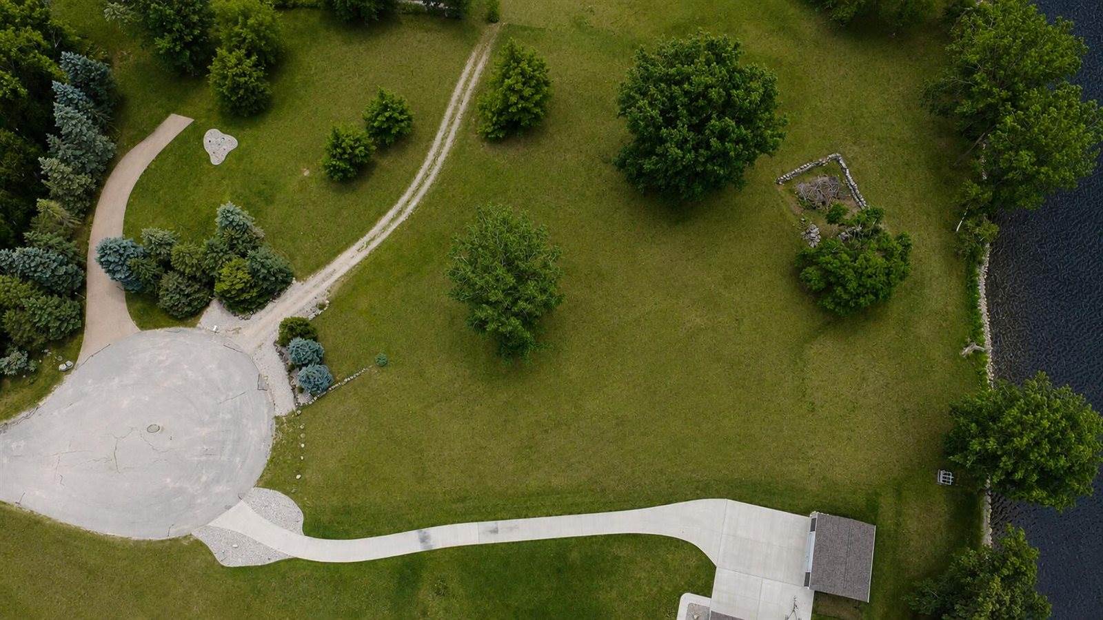1293 South Queensway Drive, Weidman, MI 48893