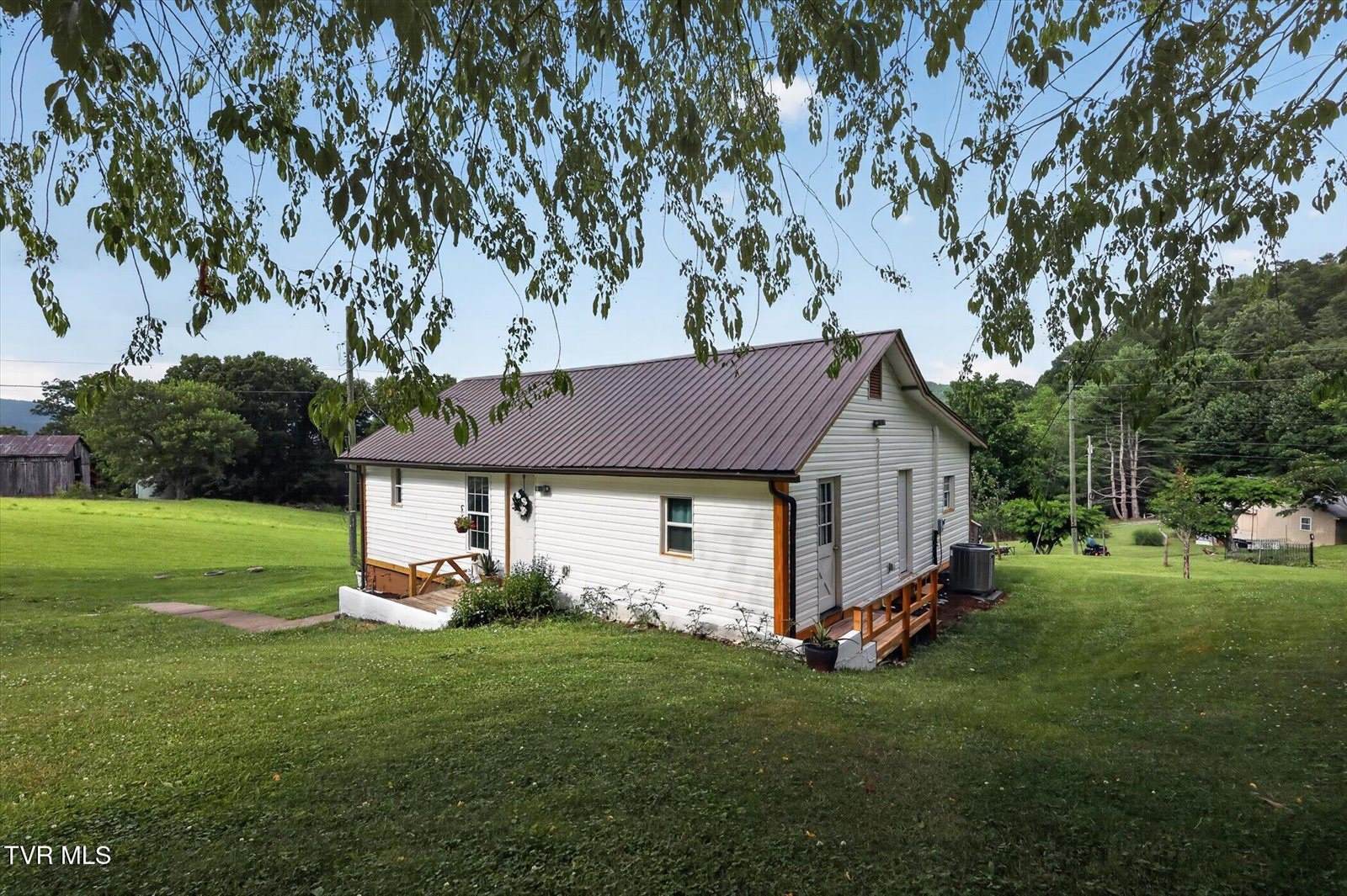 191 Dillard Avenue, Erwin, TN 37650