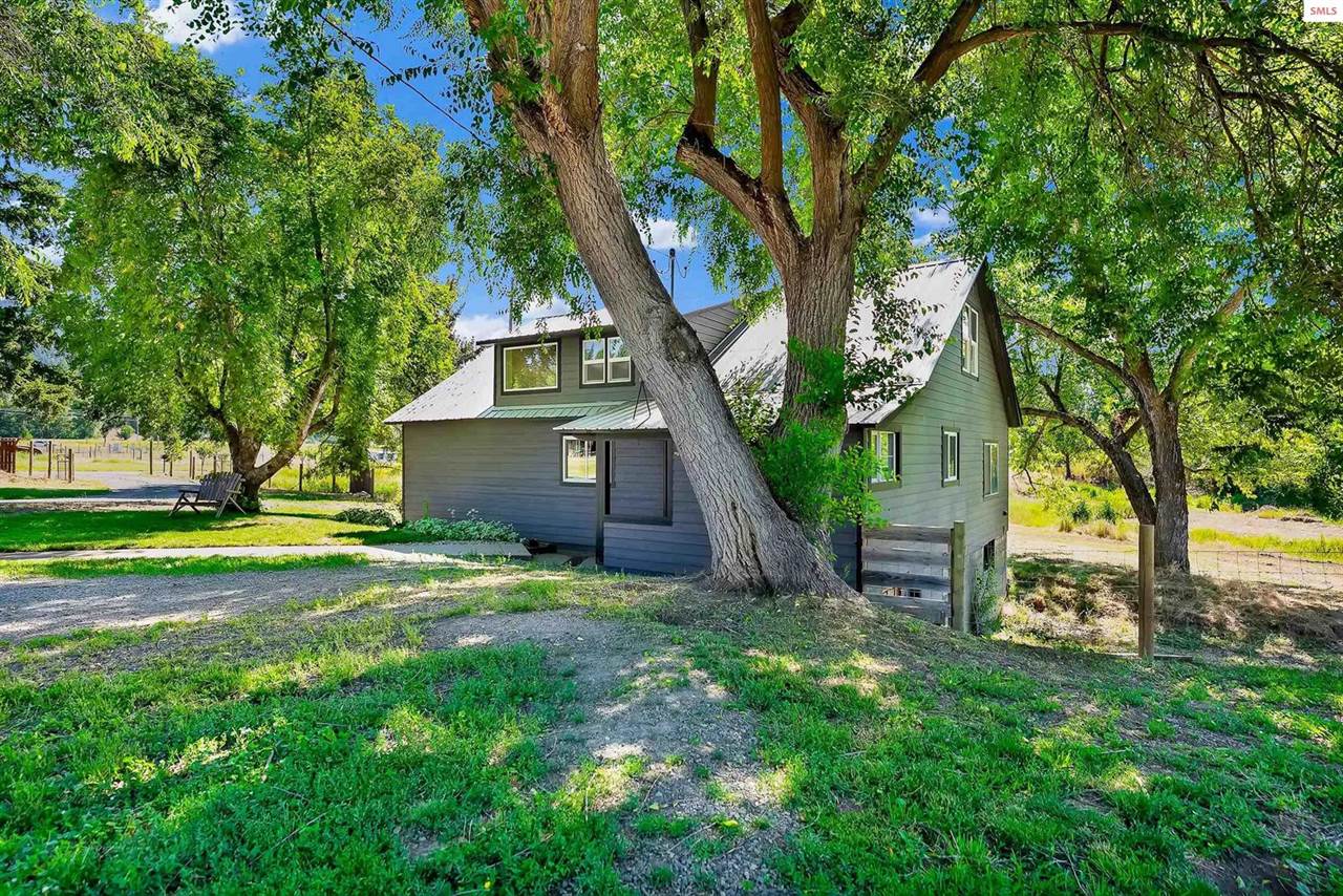 256 Roosevelt Road, Bonners Ferry, ID 83805