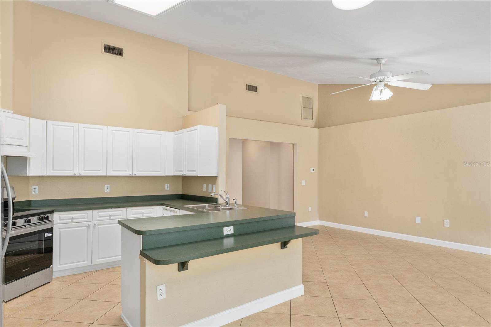 9009 NW 15TH Lane, Gainesville, FL 32606