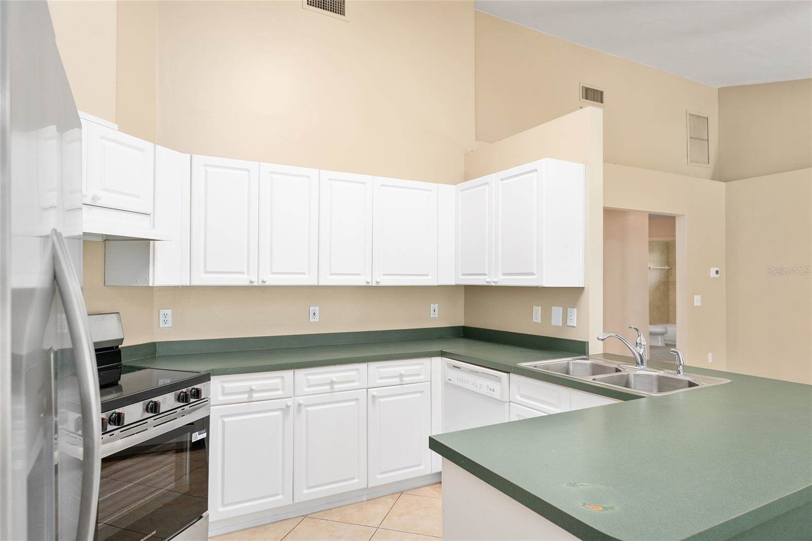 9009 NW 15TH Lane, Gainesville, FL 32606