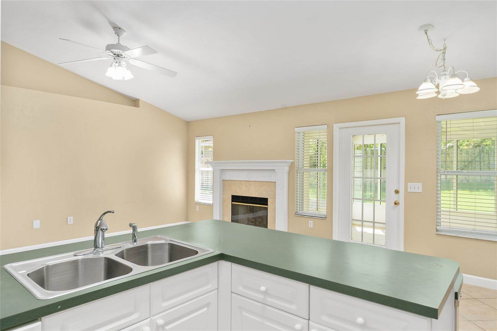 9009 NW 15TH Lane, Gainesville, FL 32606