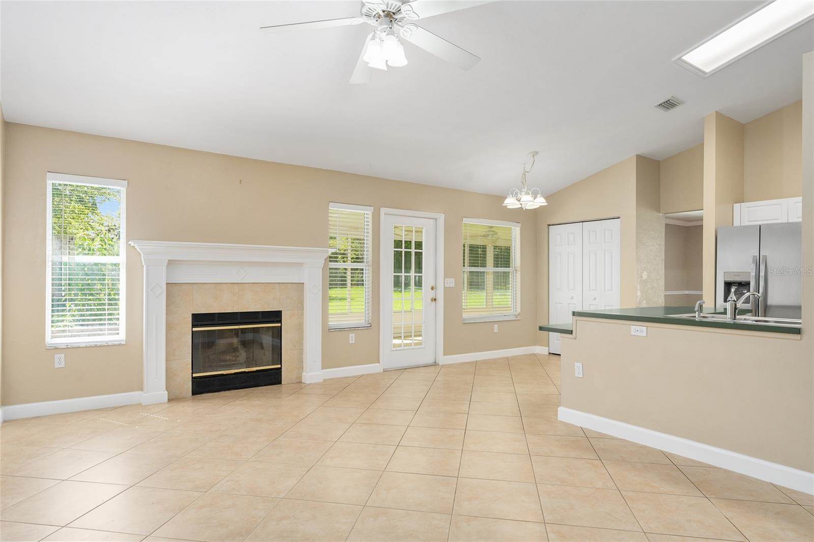 9009 NW 15TH Lane, Gainesville, FL 32606