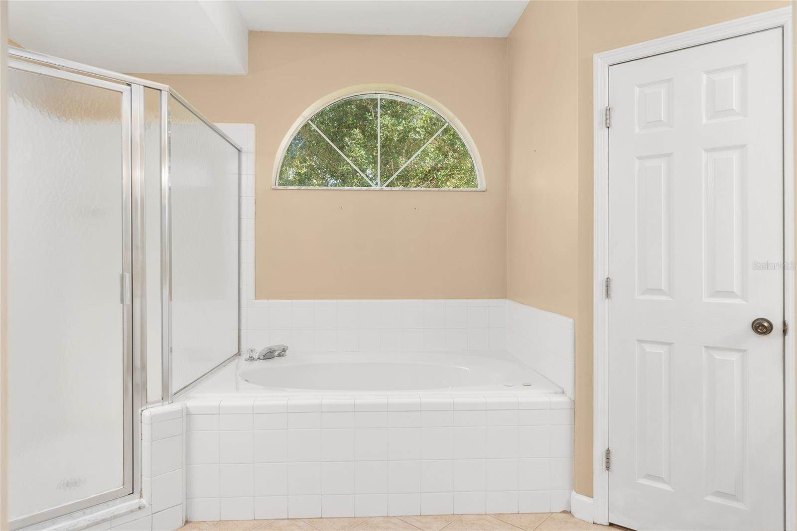 9009 NW 15TH Lane, Gainesville, FL 32606