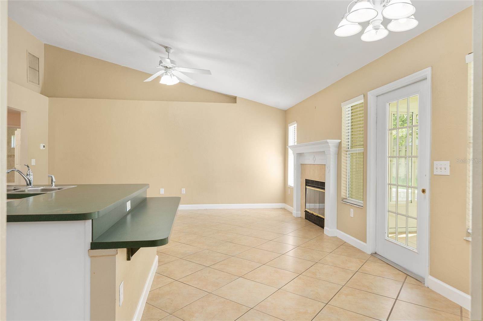 9009 NW 15TH Lane, Gainesville, FL 32606