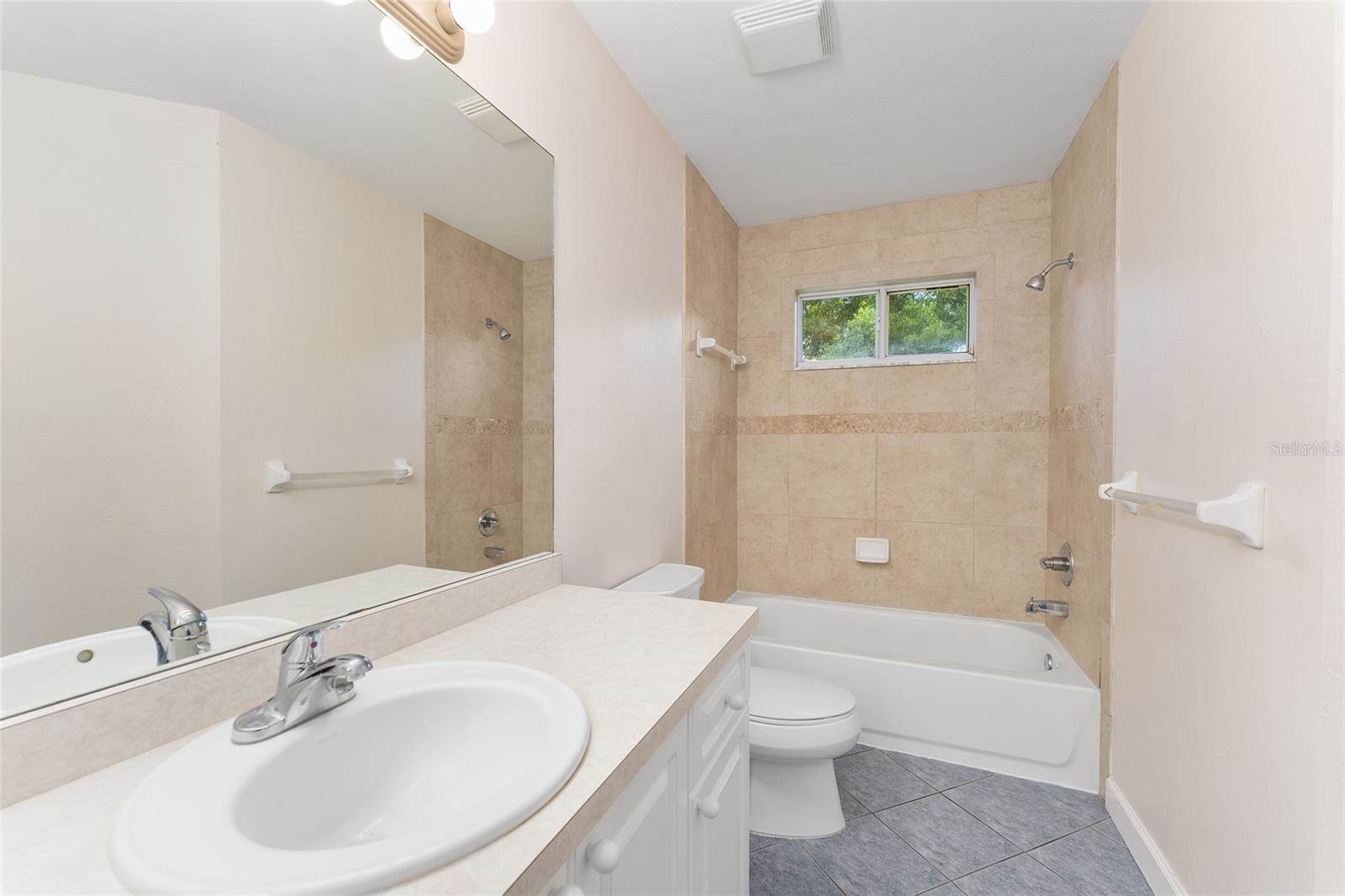 9009 NW 15TH Lane, Gainesville, FL 32606