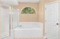 9009 NW 15TH Lane, Gainesville, FL 32606