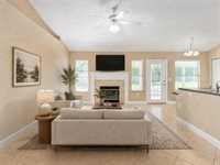 9009 NW 15TH Lane, Gainesville, FL 32606