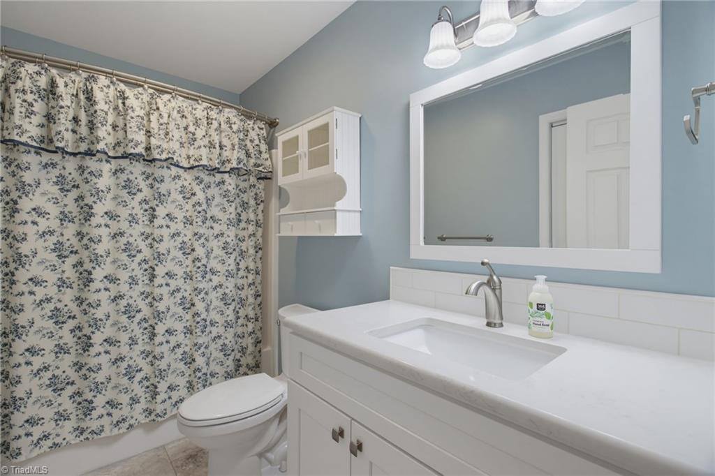 521 Lowergate Lane, Kernersville, NC 27284