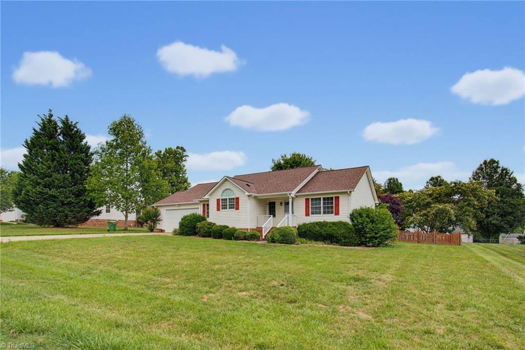 521 Lowergate Lane, Kernersville, NC 27284