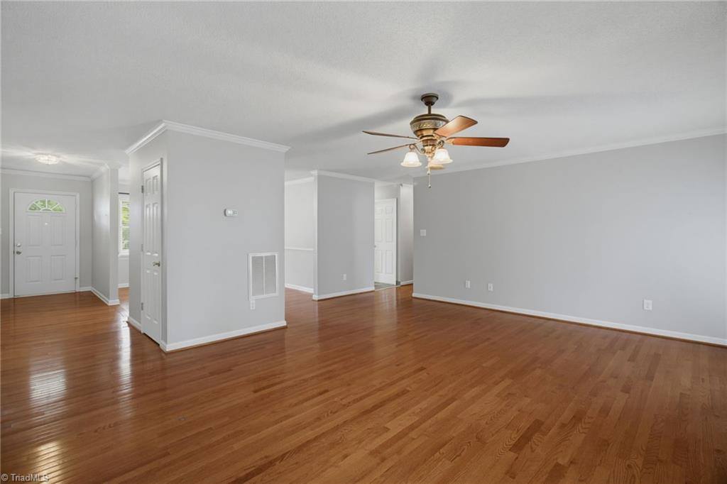 521 Lowergate Lane, Kernersville, NC 27284