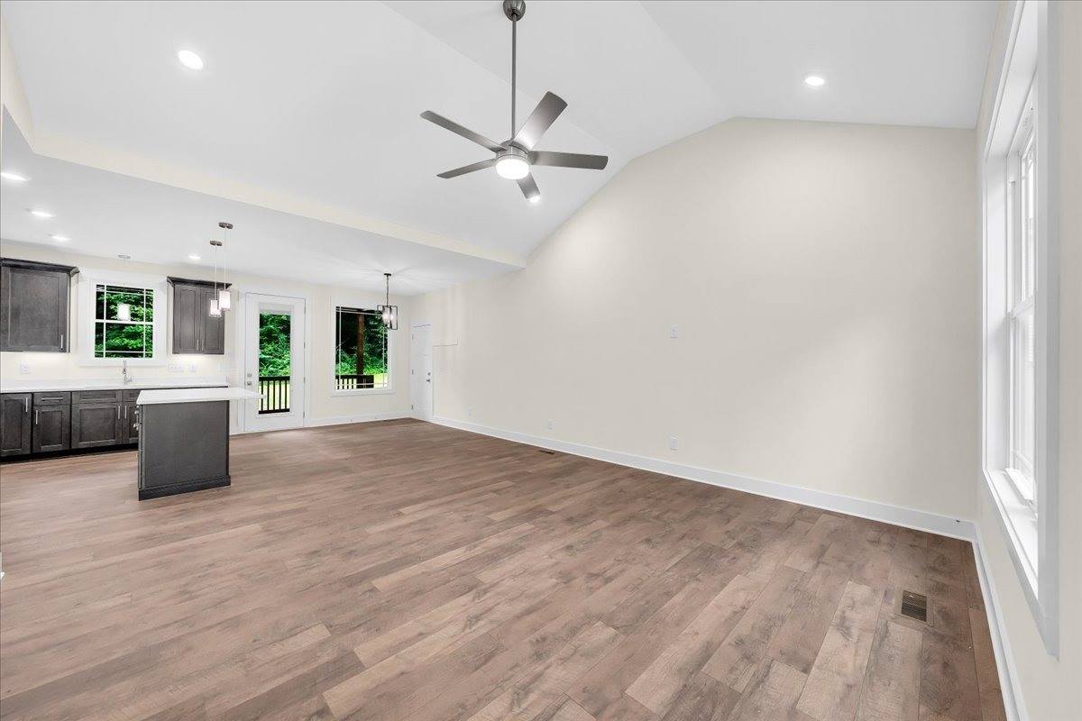 634 Mountain View Dr, Morrison, TN 37357