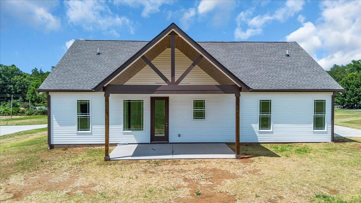 1501 Smartt Station Rd, Morrison, TN 37357